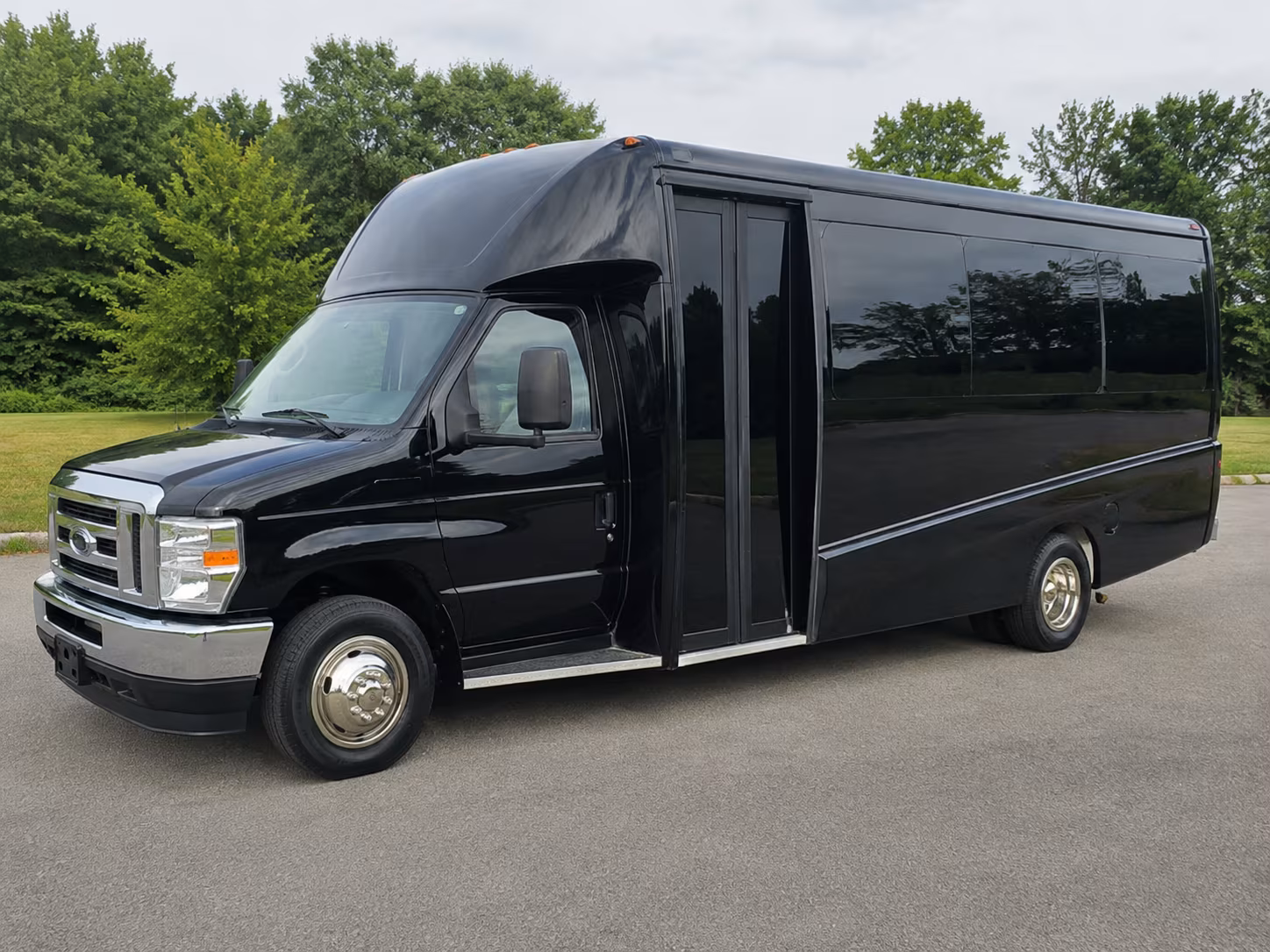 charter buses for large pearland prom groups and school organized events