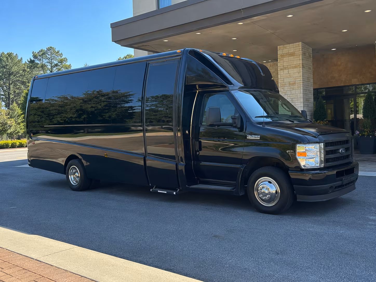 minibus rentals for gulf coast winery tours near pearland