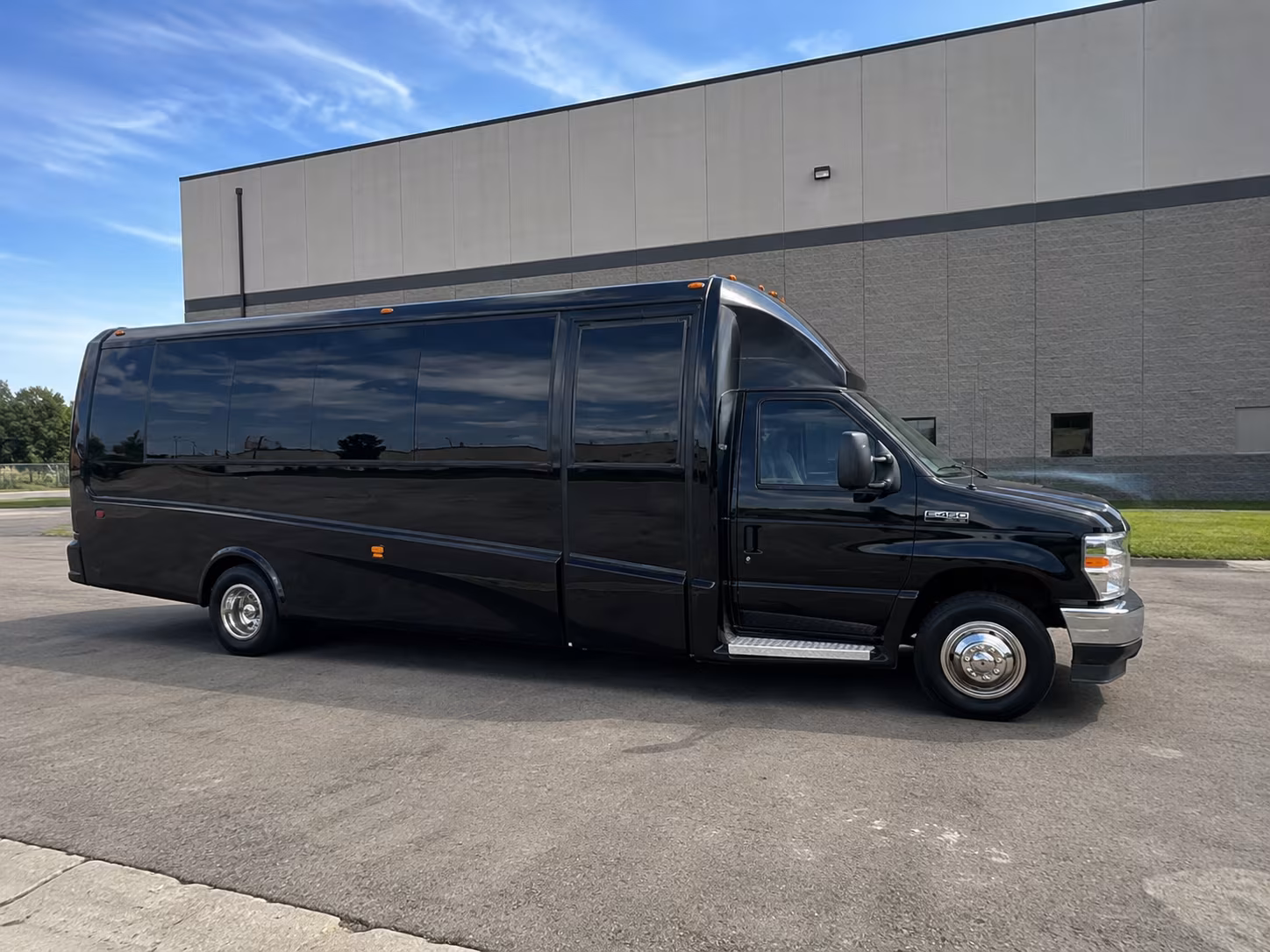 minibus rentals for pearland prom groups of any size